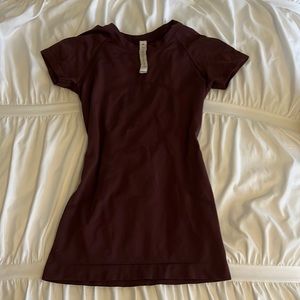 Lululemon Swiftly Tech, Red Merlot, Size 4 full length. Generally sold out.